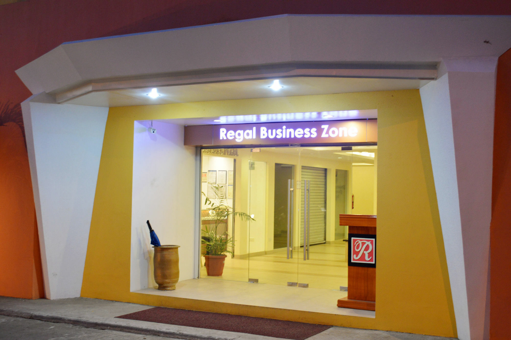 Grand Regal Hotel Davao Exterior photo